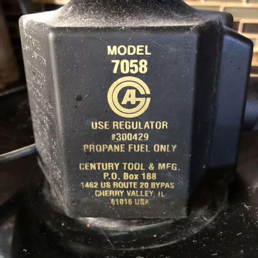 Century 7058‎ Dual Mantle Propane Lantern  Piezo Ignition in Back Case Bundle